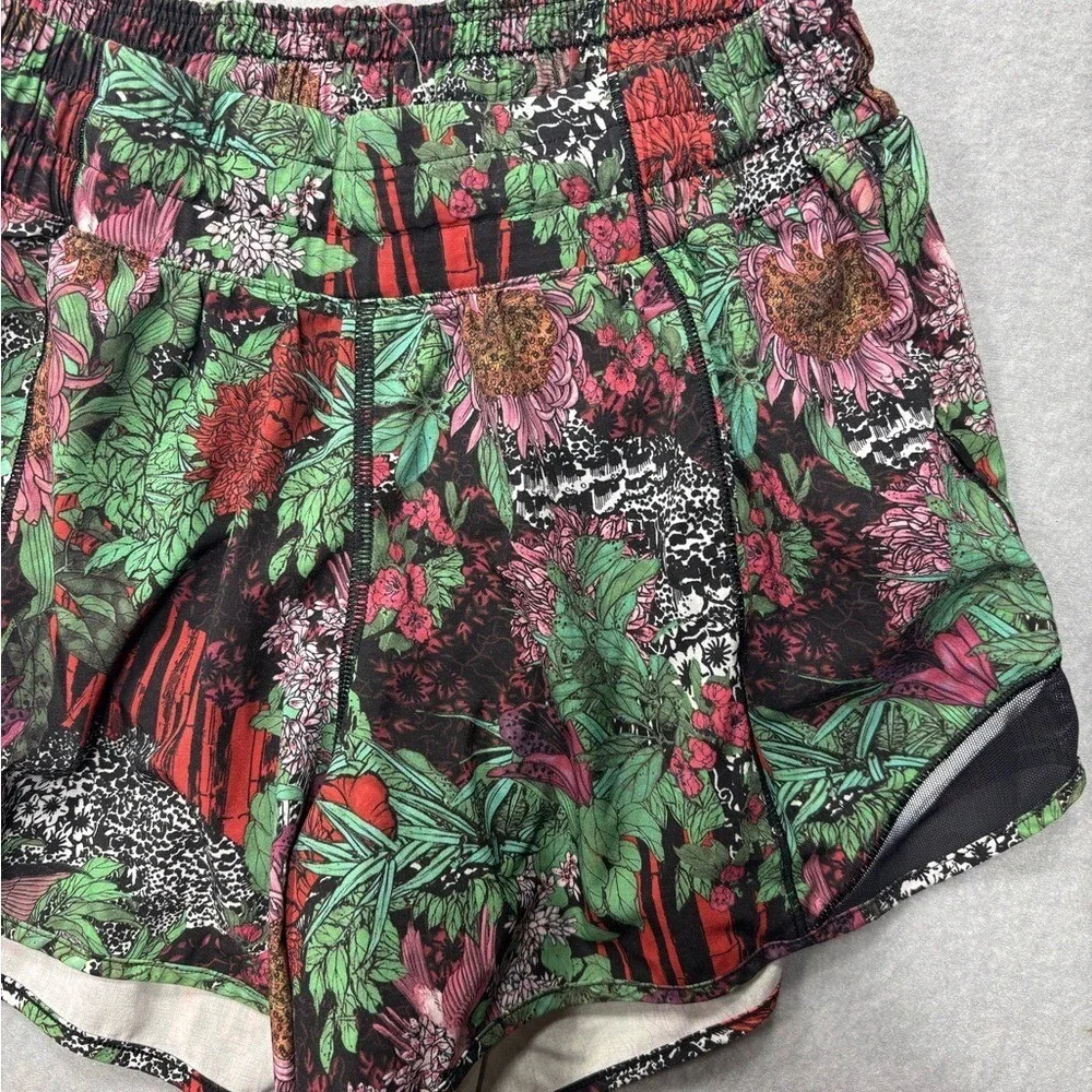 Lululemon 6 Tall Hotty Hot Short‎ II Zen Garden Multicolored Black Mesh 4 Inseam - Picture 4 of 15